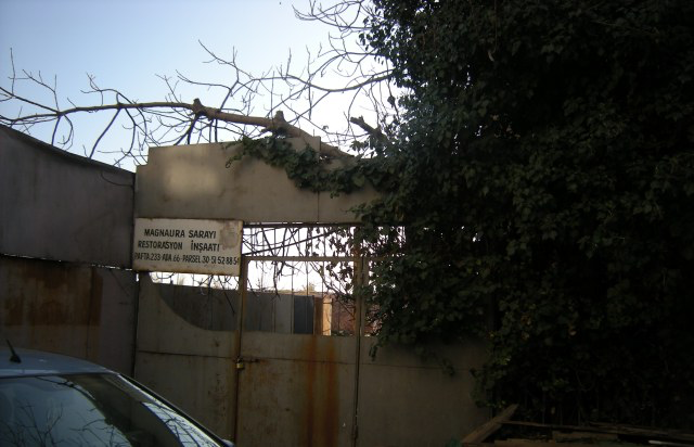 An entrance photographed in the Sultanahmet area